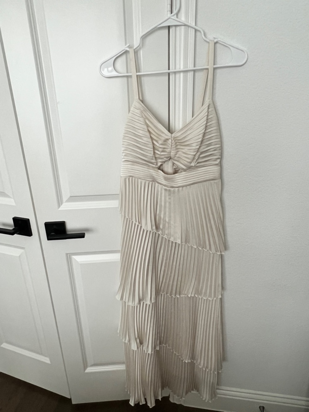 Abercrombie & Fitch Cream Pleated Tiered Maxi Dress